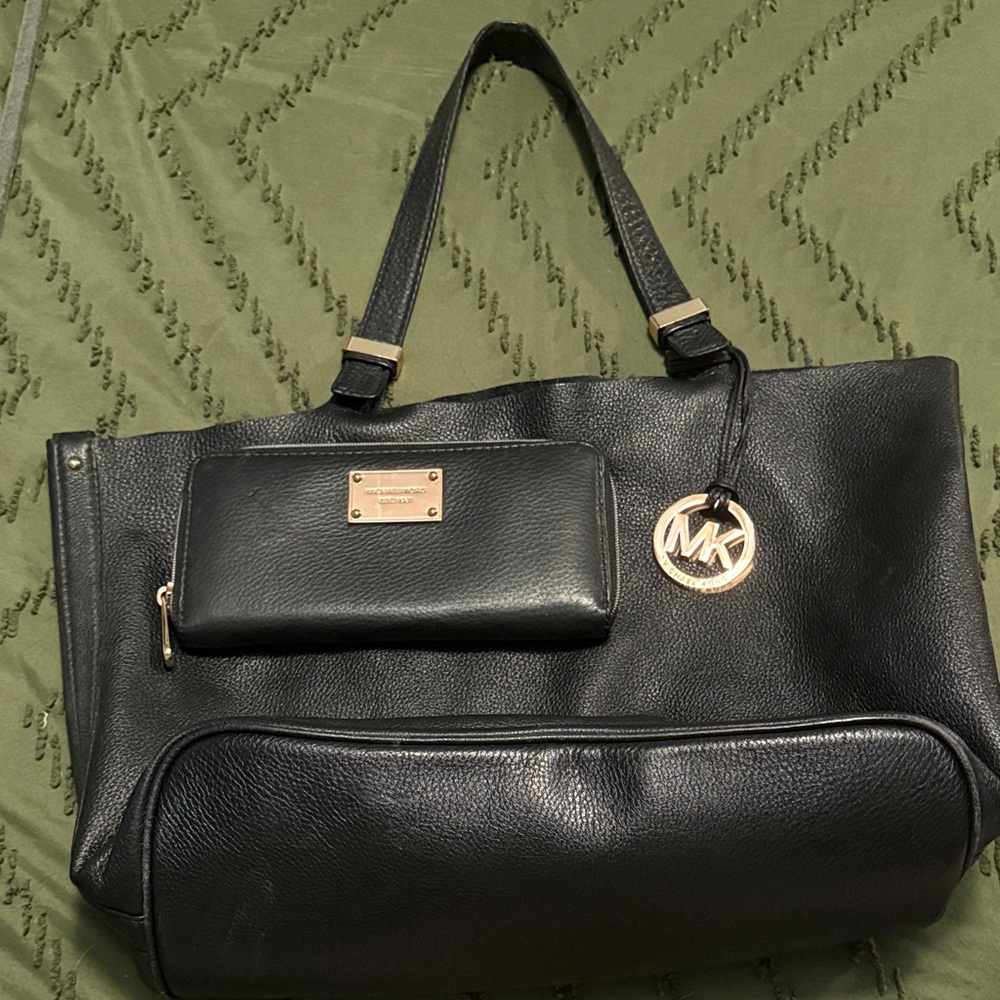 Michael Kors Black Leather Tote with matching wallet Rose Gold Accents